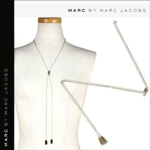 マーク ジェイコブス（MARC JACOBS）のチャーム（素材：ゴールド、色：ゴールド、ユニセックス）【商品番号：B00EFXKQZW】